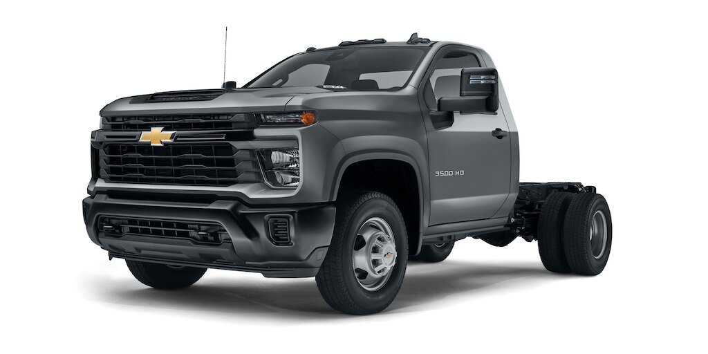 Nueva Chevrolet Slverado HD 2024 en color gris tiburón